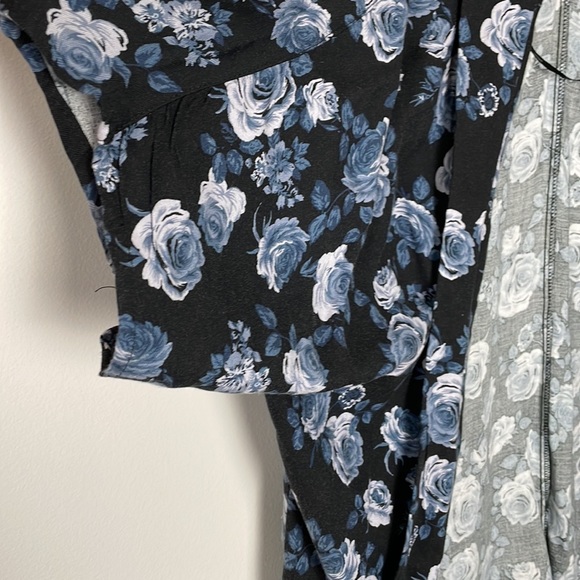 FOREVER 21 Open Floral Cardigan - Picture 2 of 4